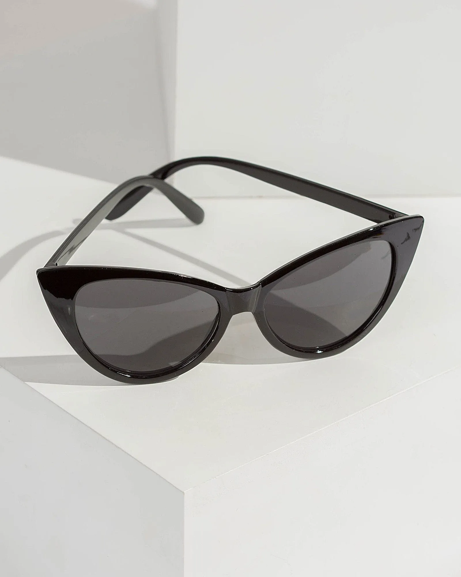 Black Rounded Cat Eye Sunglasses